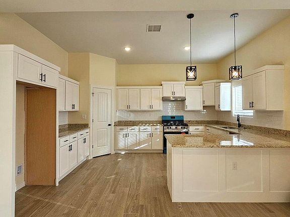 2nd image of 13345 Emerald Pearl Dr