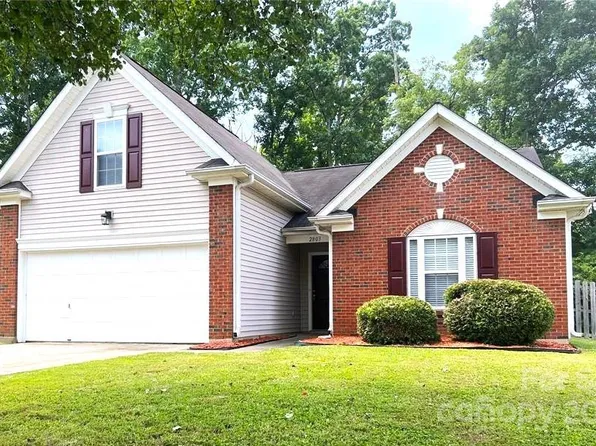 2803 Granstark Ct, Charlotte, NC 28216