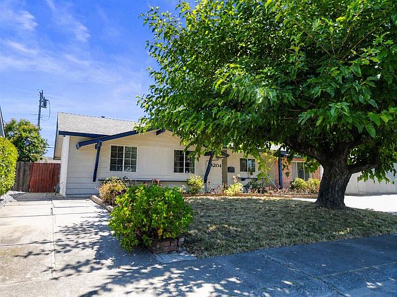 4th image of 4204 Gothberg Ave