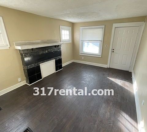 2nd image of 719 N Sherman Dr