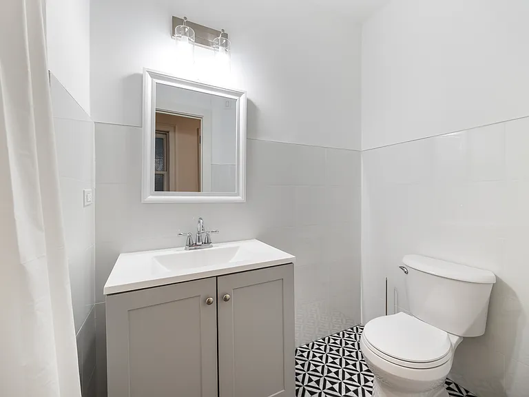721 Foster St #1W — Photo 18