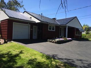 121 Bennoch Rd, Orono, ME 04473