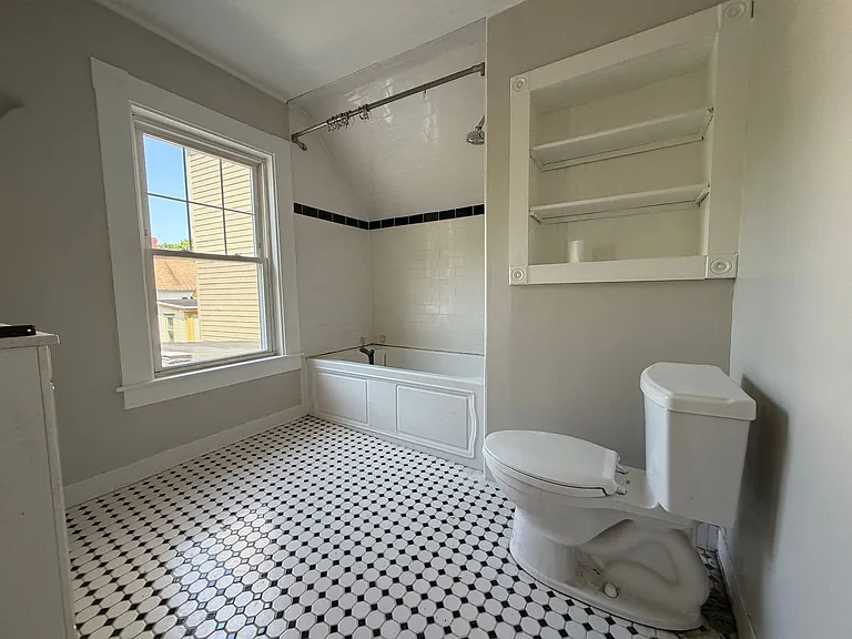 202 Central Ave — Photo 13