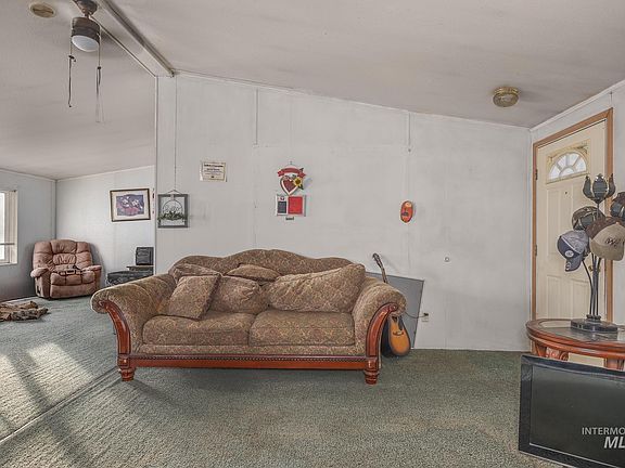 4th image of 1445 Claude Rd