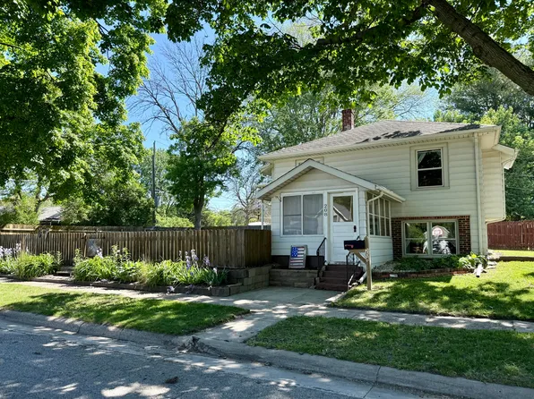 208 N Maple Ave, Ames, IA 50010