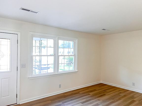 5th image of 2156 Wood Ave