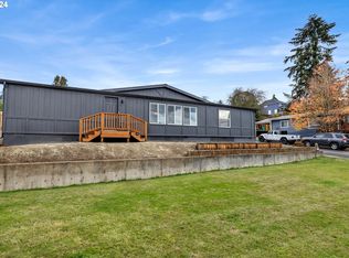1206 W B Ave, La Center, WA