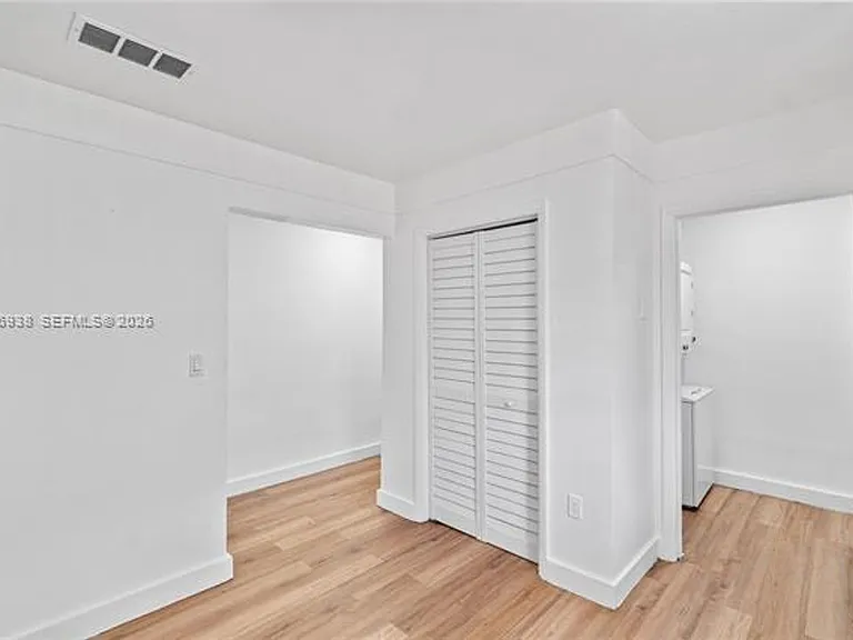 361 E 39th St #1 — Photo 18