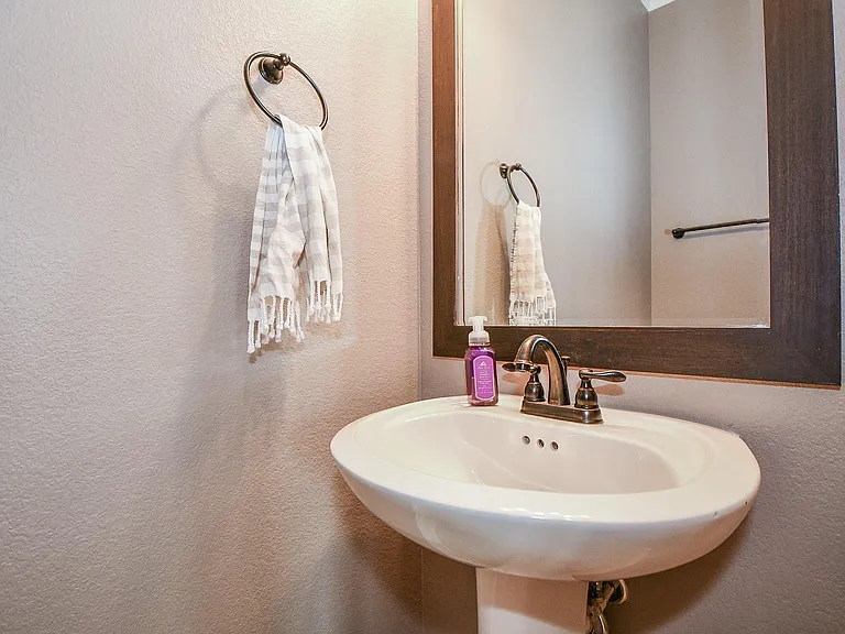 9522 Scanlan Heights Ln — Photo 27