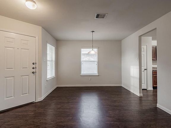 4th image of 30 Leisure Shore Ct
