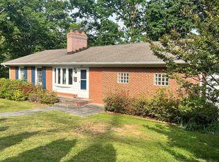 150 N Bennington Rd, Charlottesville, VA 22901