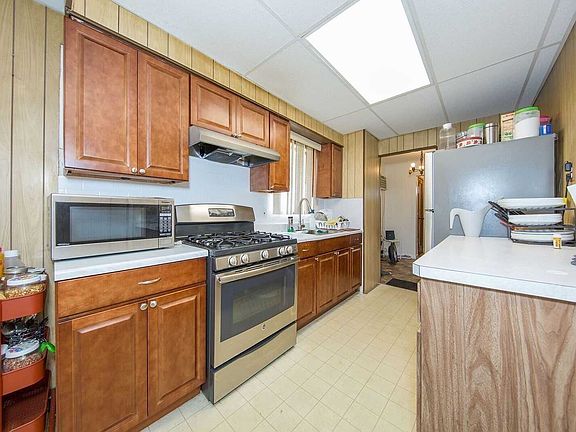 2nd image of 75 Kuhl Ave