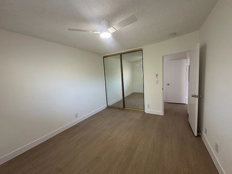 11816 Chandler Blvd #11 — Photo 6