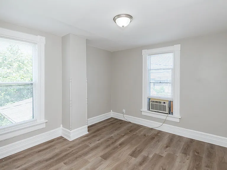 115 E Foraker St #3 — Photo 10