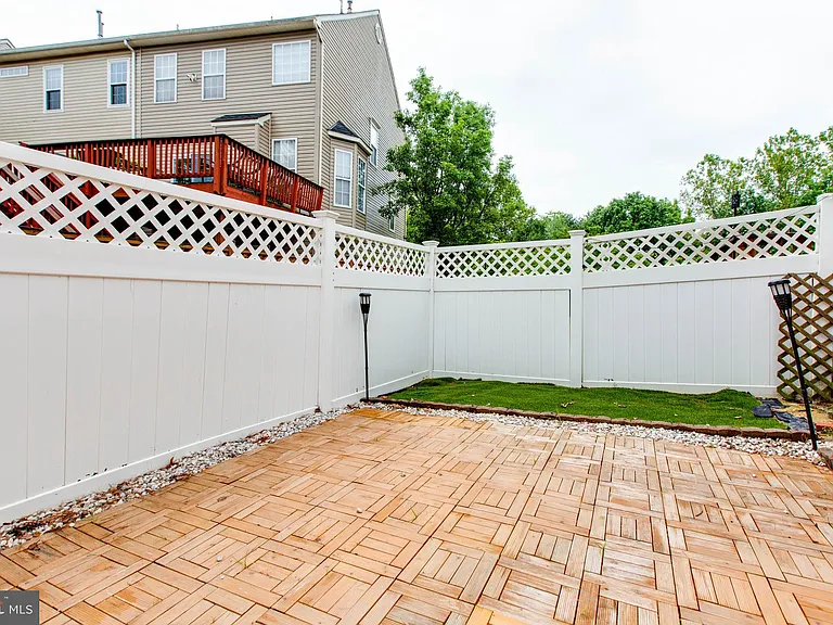 8125 Gray Stone Ln — Photo 45