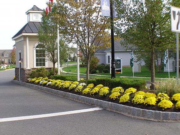 3rd image of 4 Schindler Ct
