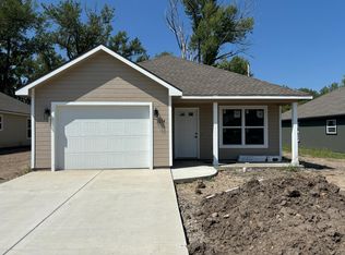 1614 Hill Valley Dr, Manhattan, KS 66502