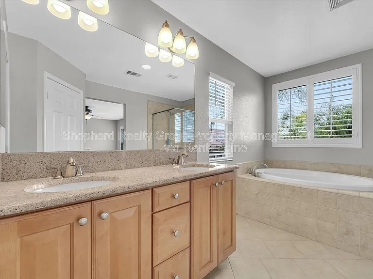 5730 Autumnwood Ln — Photo 17