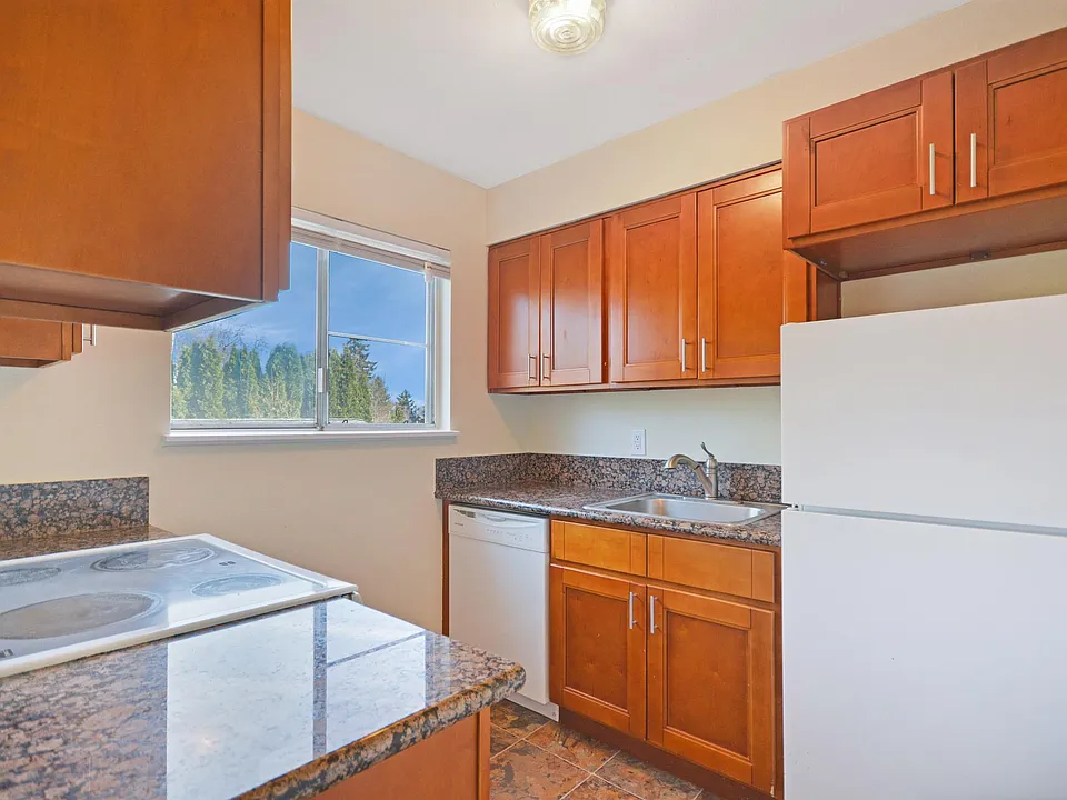 9512-9524 N Oswego Ave
