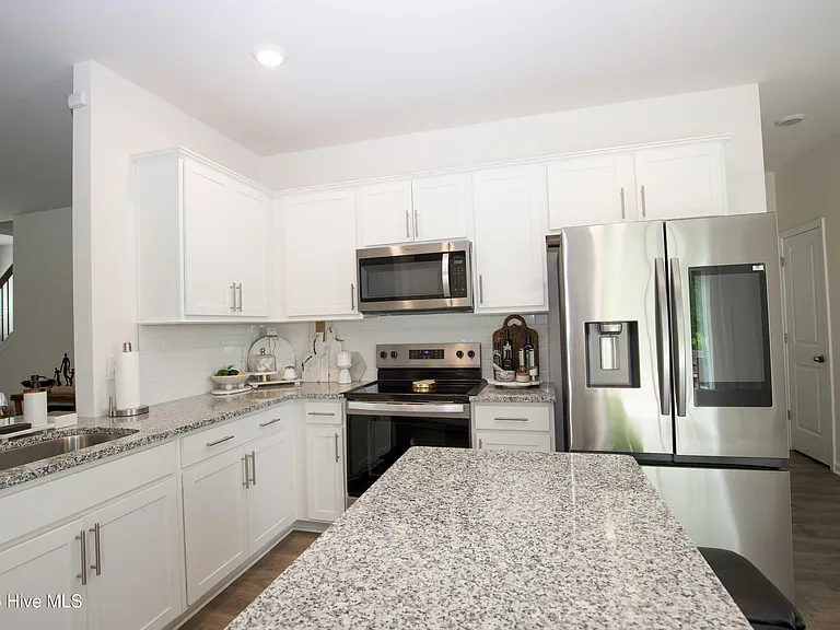 1179 Misty Creek Dr — Photo 22