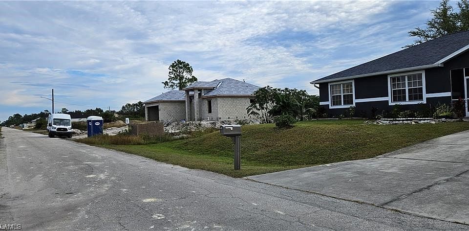 2nd image of 1215 Hibiscus Ave