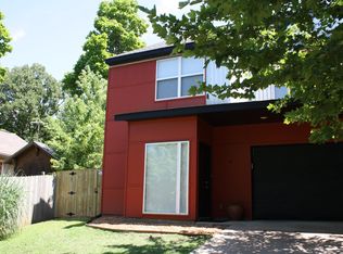 322 E Huntsville Rd, Fayetteville, AR 72701