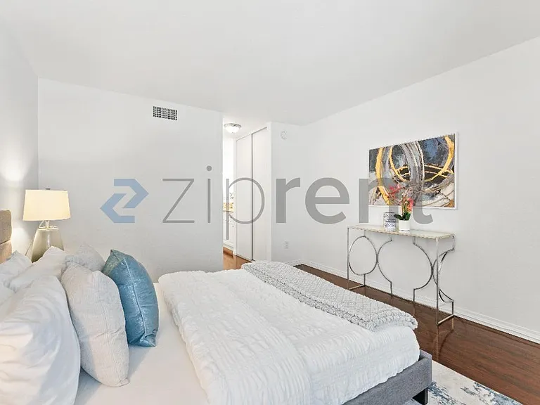 5257 Radford Ave #205 — Photo 17