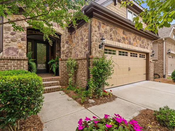 656 Angelica Cir, Cary, NC 27518