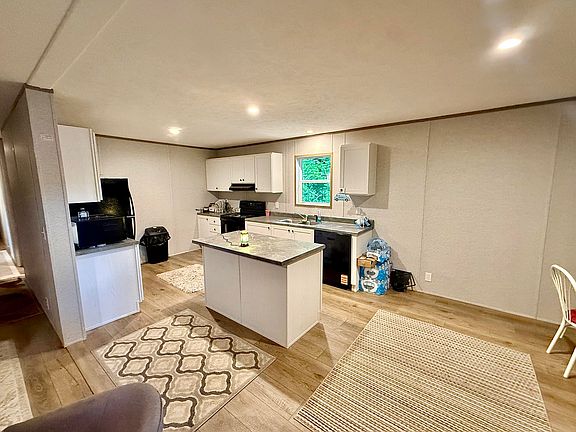 3rd image of 417 Cain Ave