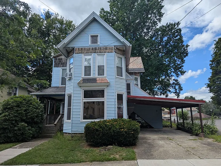 740 Park Ave — Photo 2