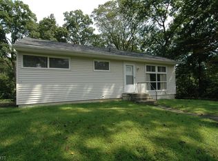 23 Maxim Dr, Hopatcong, NJ 07843