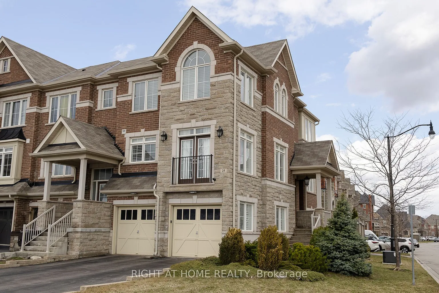 25 Rockman Cres photo 1