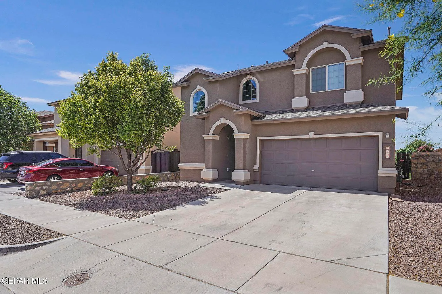 3 bed, 2.5 bath, 1894 sqft, $1,900 — Photo 1