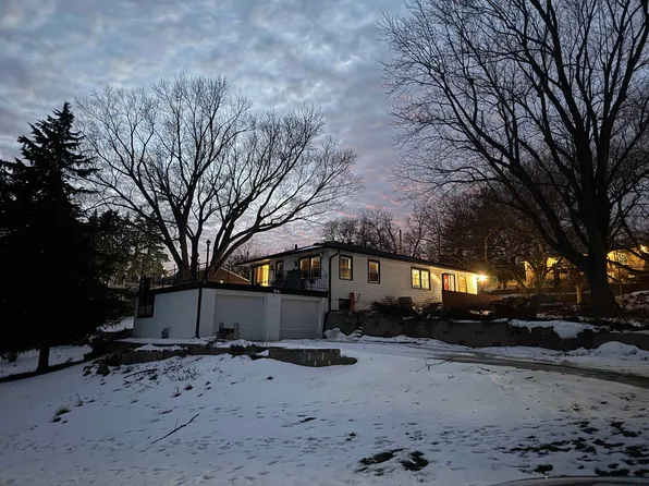 4000 W 4th St, Sioux City, IA 51103