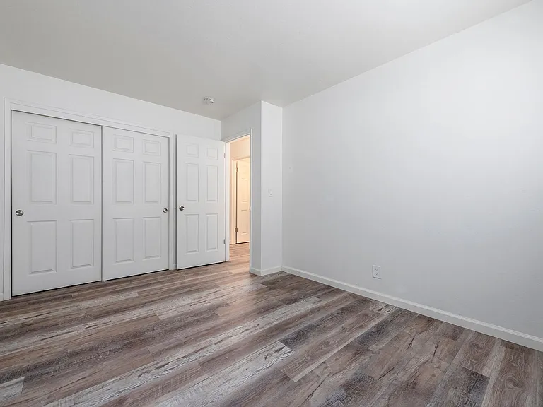 S. 9TH 67 — Photo 10