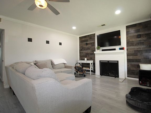 5th image of 915 E Noble Avenue