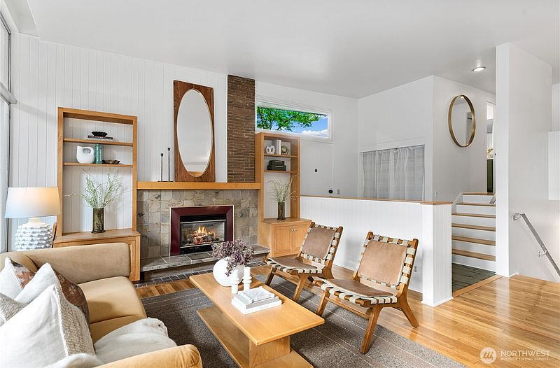 3rd image of 8504 43rd Avenue NE