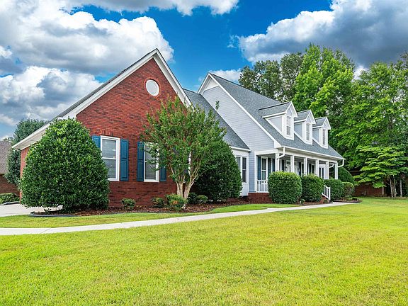 3rd image of 639 Wisteria Way