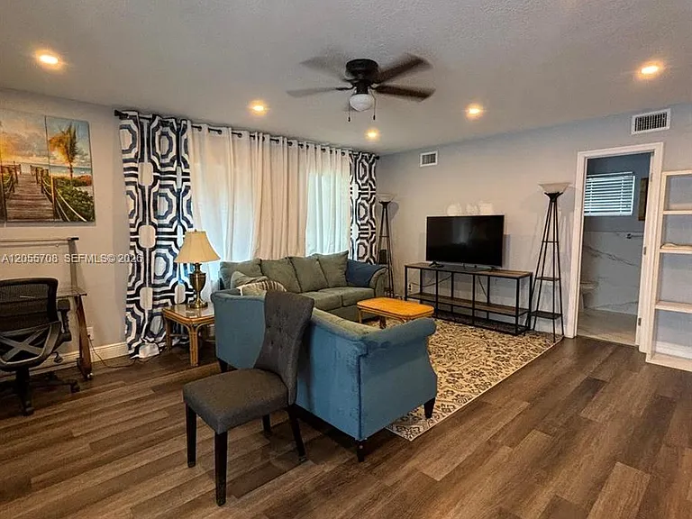 1509 N Andrews Ave #1 — Photo 4