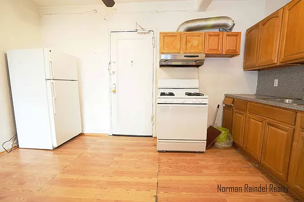 Rented by Norman Raindel, LREB | media 11