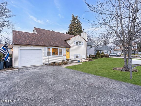 5th image of 1129 Roe Avenue