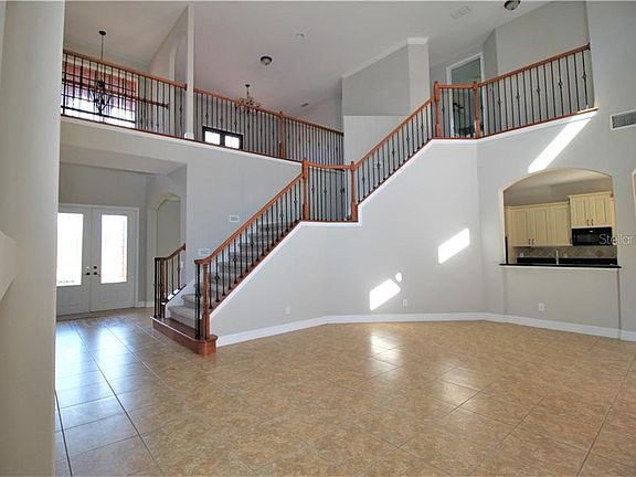 4th image of 20001 Pergola Bend Ln
