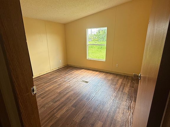 2nd image of 10774 Sunny Ln
