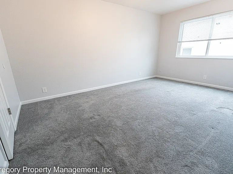 1815 Central Ave #202 — Photo 11