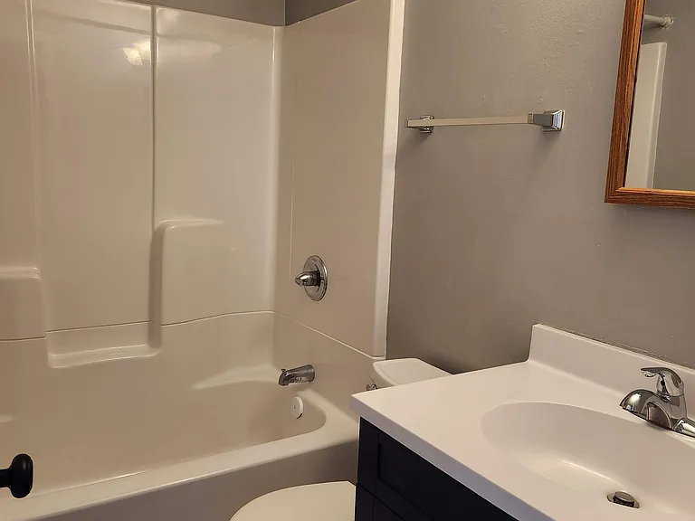 1020 4th St NE #1 — Photo 4