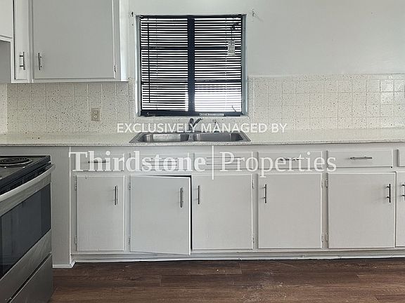 4th image of 477 W 62nd St
