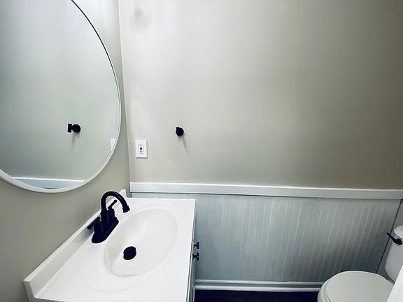 Half bathroom_05022023