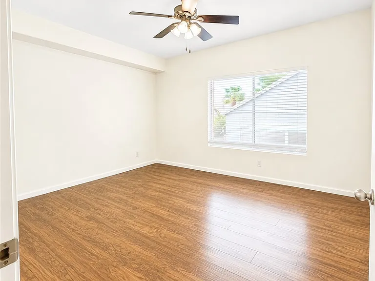 9056 Trumpet Ct — Photo 17