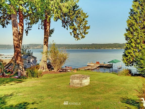 4th image of 2034 W Lake Sammamish Parkway SE