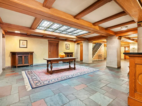 325 East 41st Street image 7 of 8